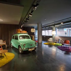 https://chic-basic-ramblas.catalonia-hotels.com
